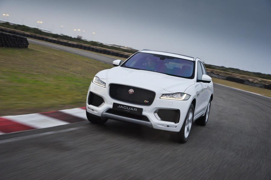  Jaguar F-Pace S 30d AWD 2016 года  (ZA) (фото 4 из 27)